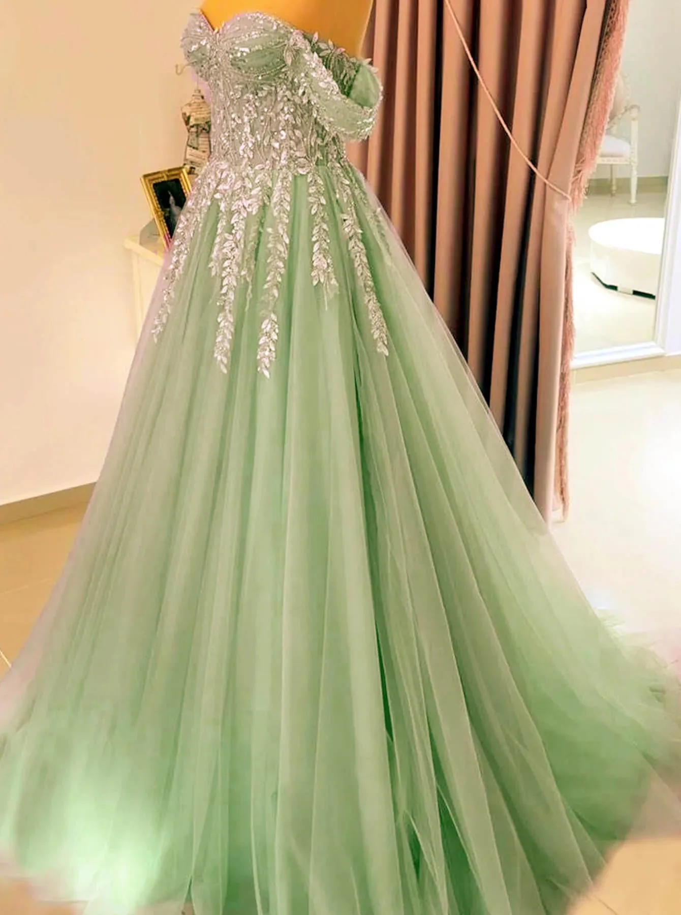 A-line Off Shoulder Lace Appliques Tulle Prom Dresses Ballgown