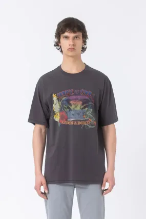 Barney cools bermuda homie tee pigment black