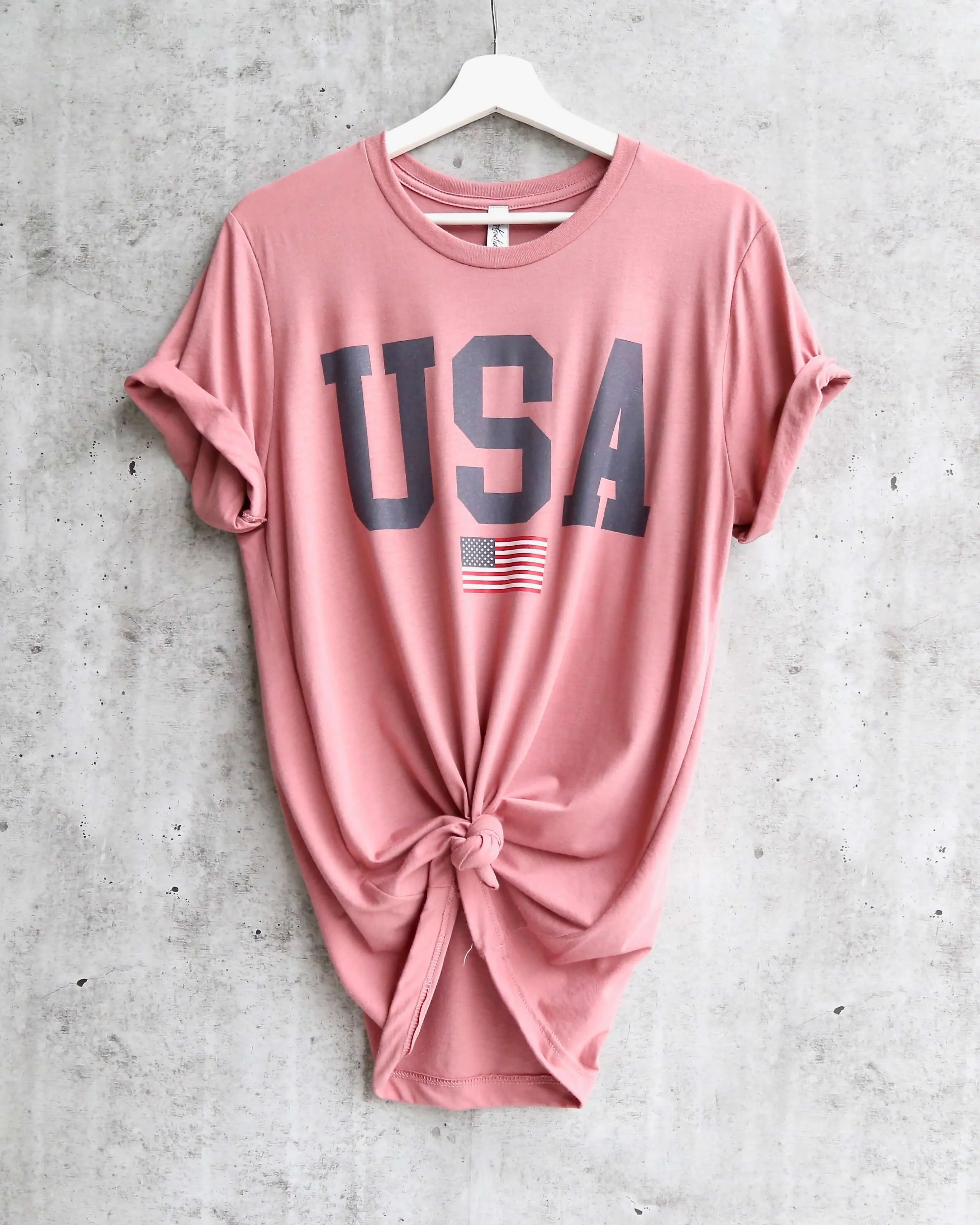 Distracted - USA Shirt Flag Graphic Tee in Mauve