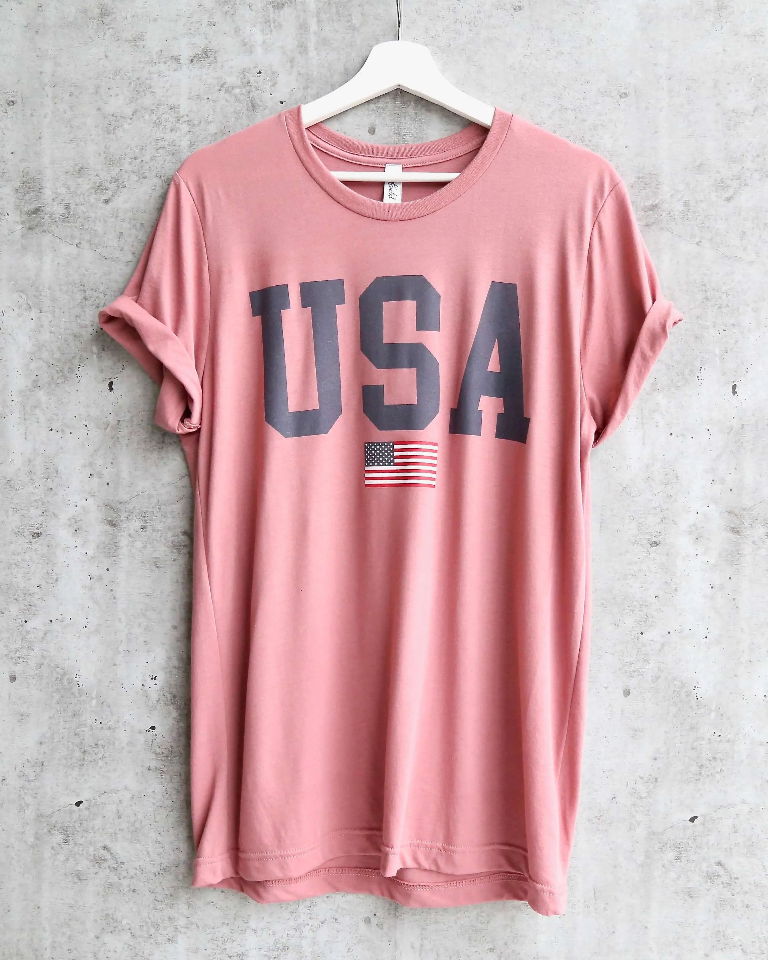 Distracted - USA Shirt Flag Graphic Tee in Mauve