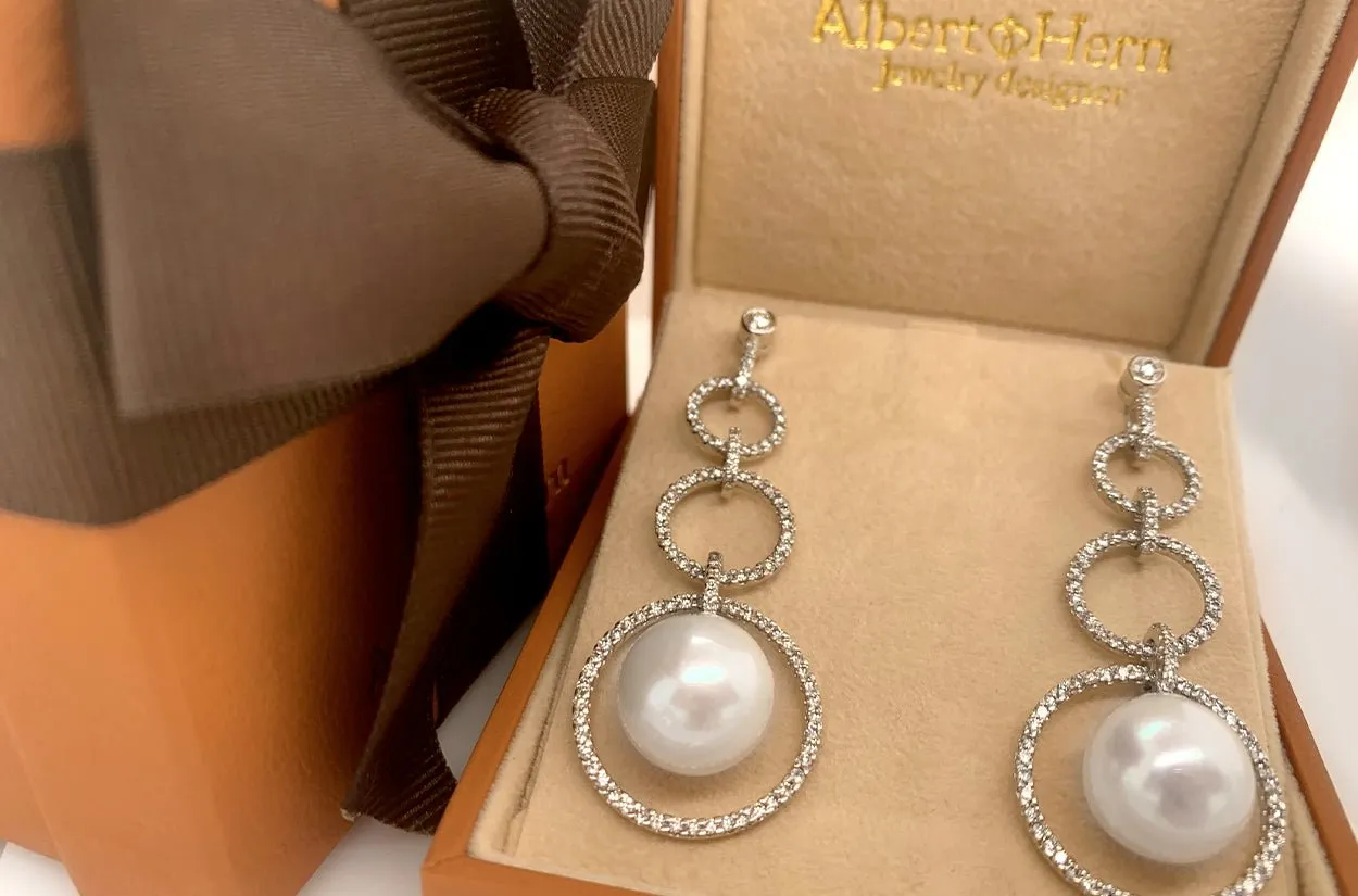 Earrings 18kt Gold Circle Drop with Pearls & Diamonds