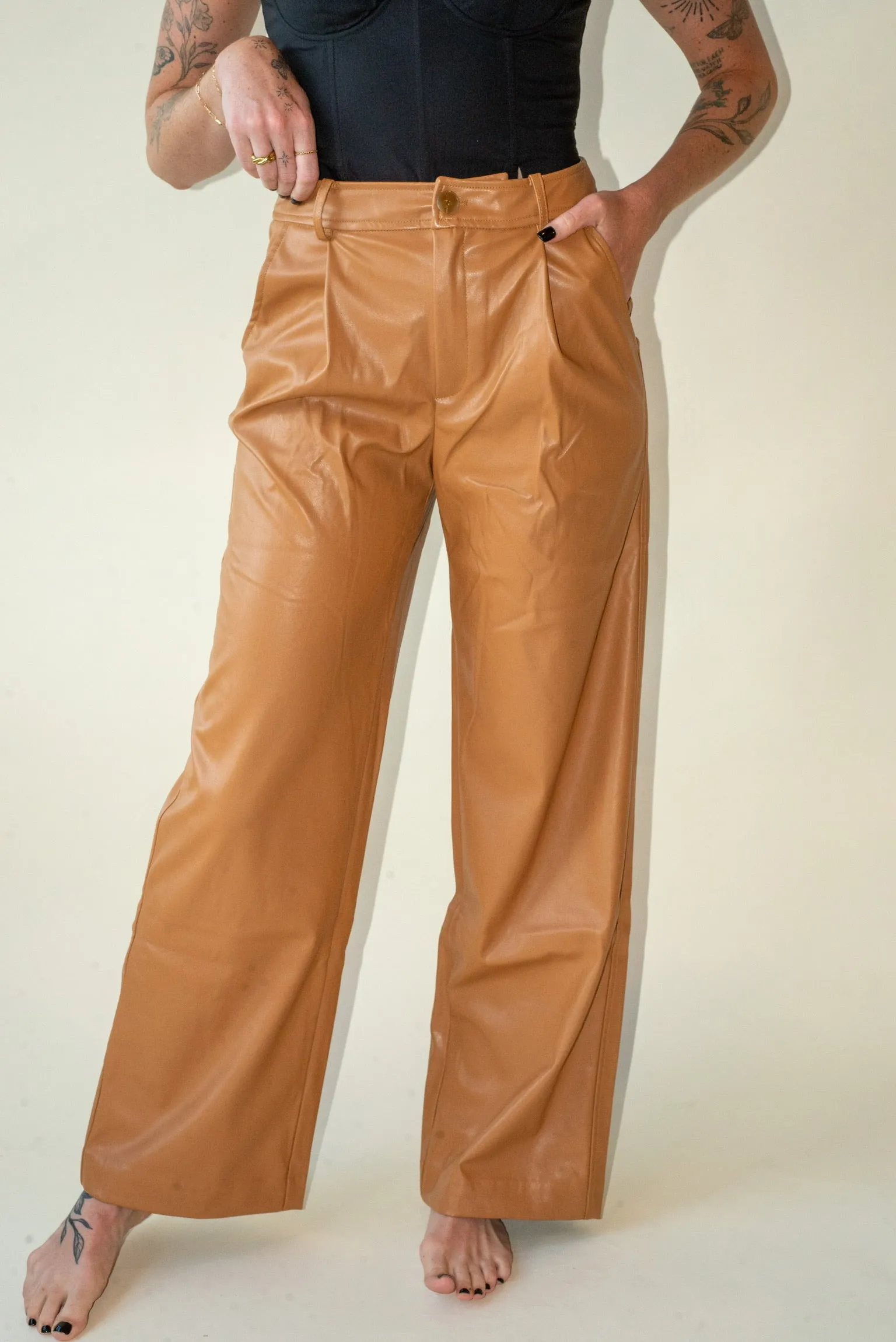 FAUX LEATHER TROUSER