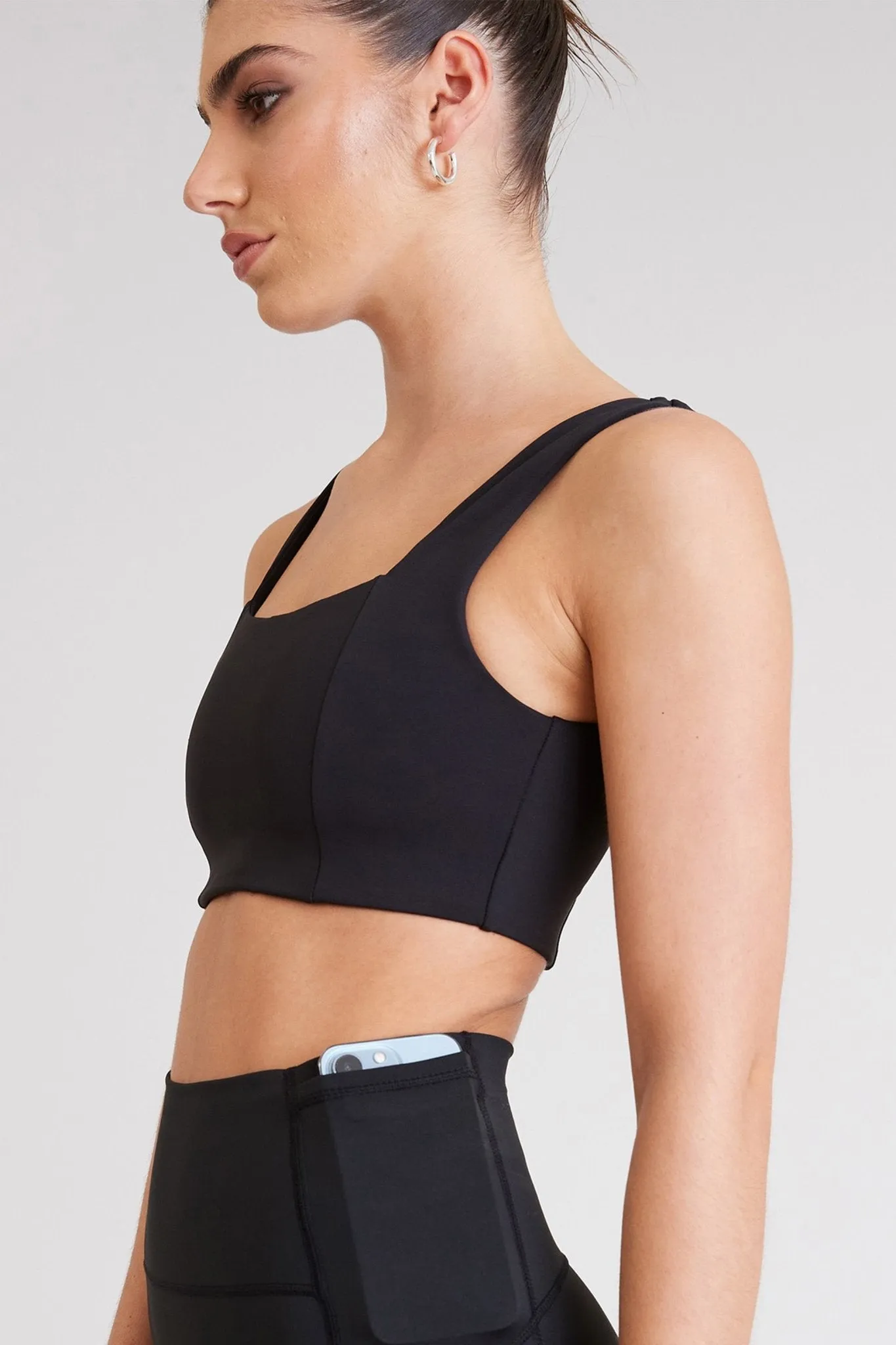 Hustle Square Neck Sports Bra (Black)