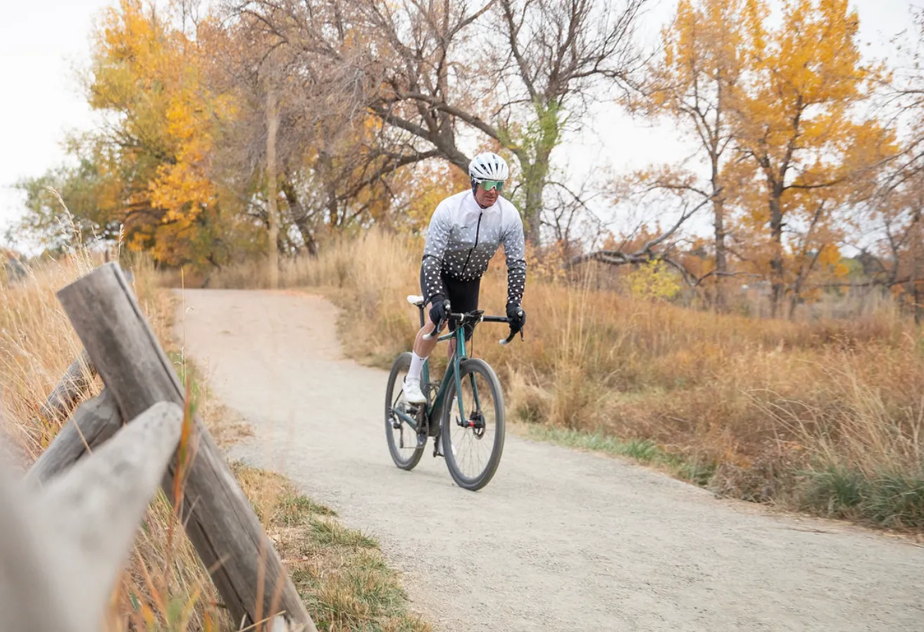 M's & W's Pro Wind Jacket - Black & White Fade Dots