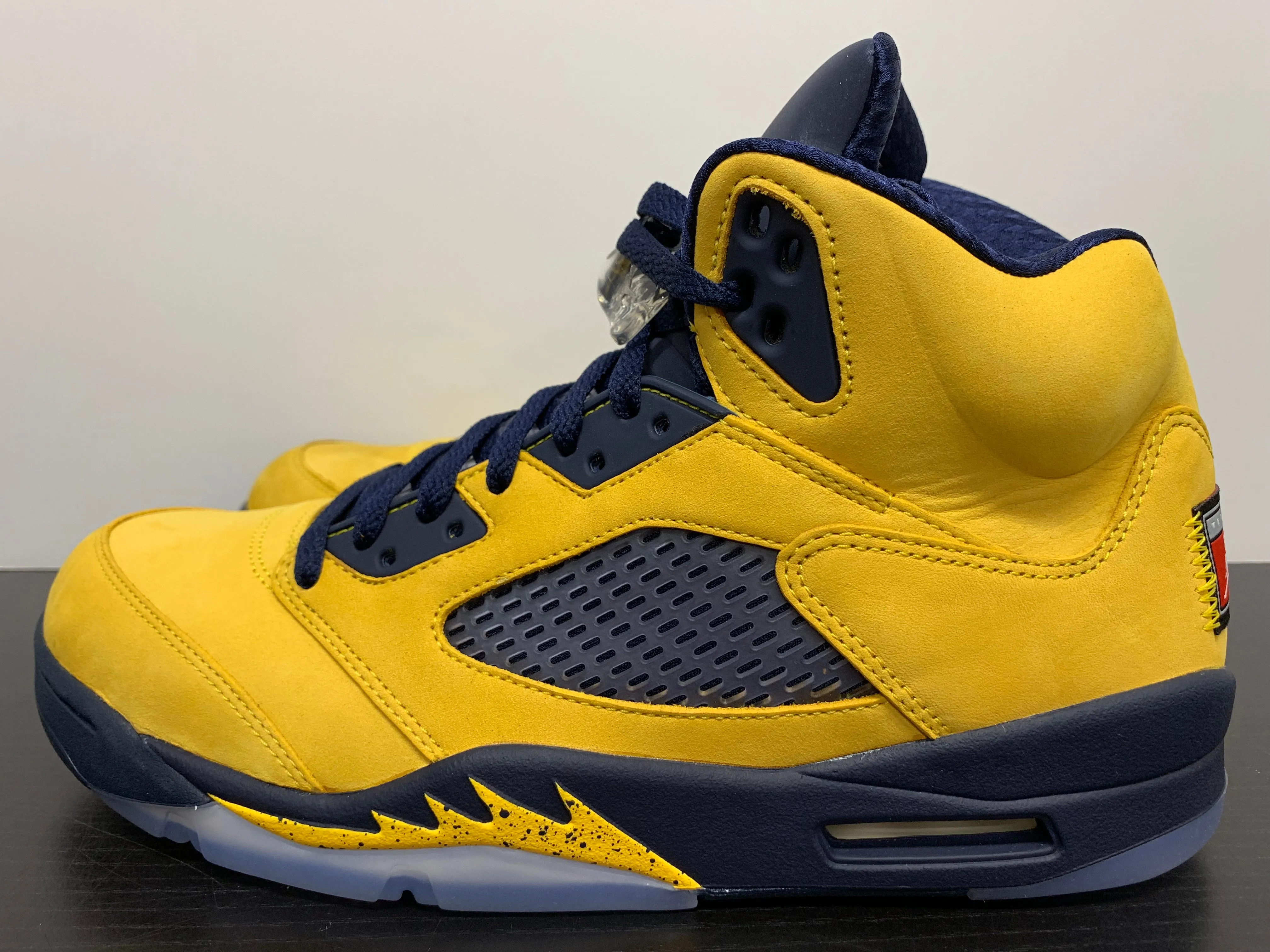 Nike Air Jordan 5 Michigan