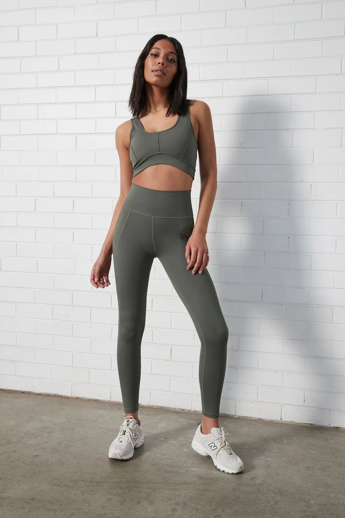 Rise Contour Sports Bra (Olive Green)